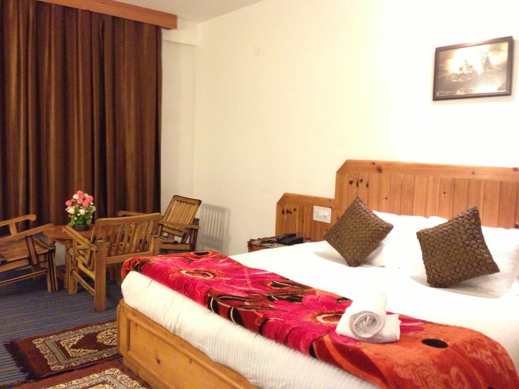 Akash Hills Hotel Manāli Kültér fotó