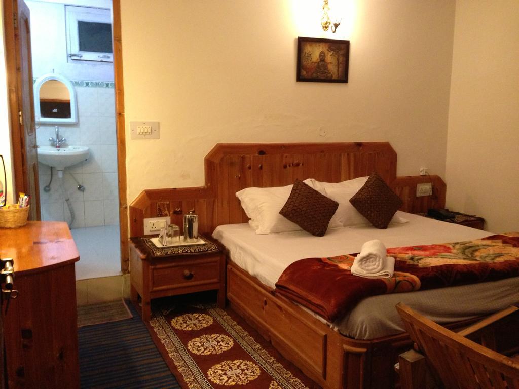 Akash Hills Hotel Manāli Kültér fotó
