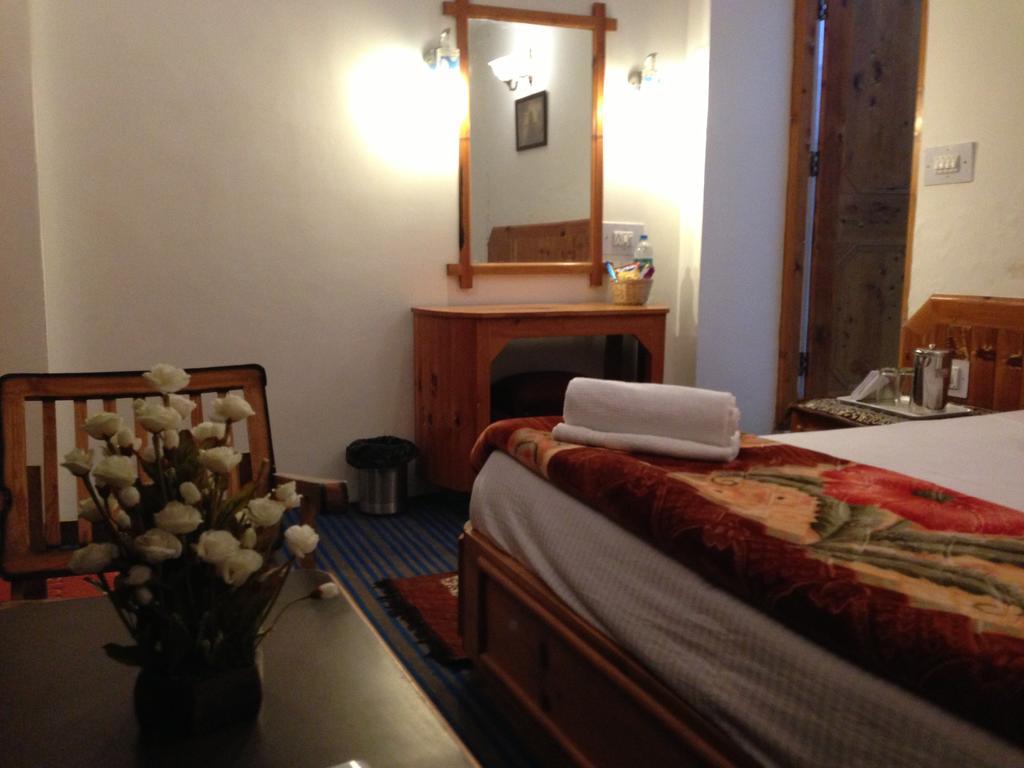 Akash Hills Hotel Manāli Kültér fotó