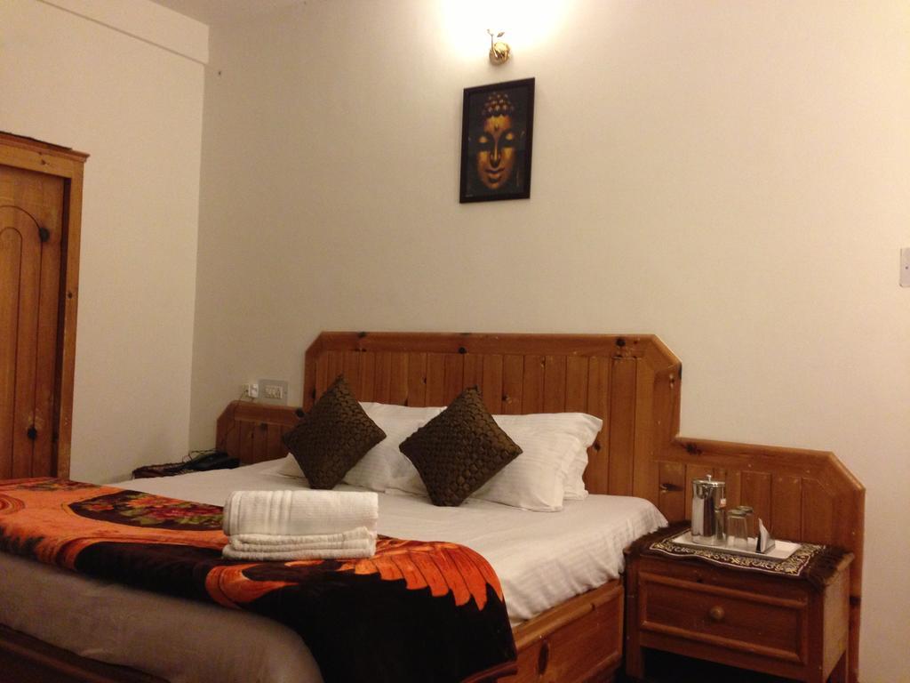Akash Hills Hotel Manāli Kültér fotó