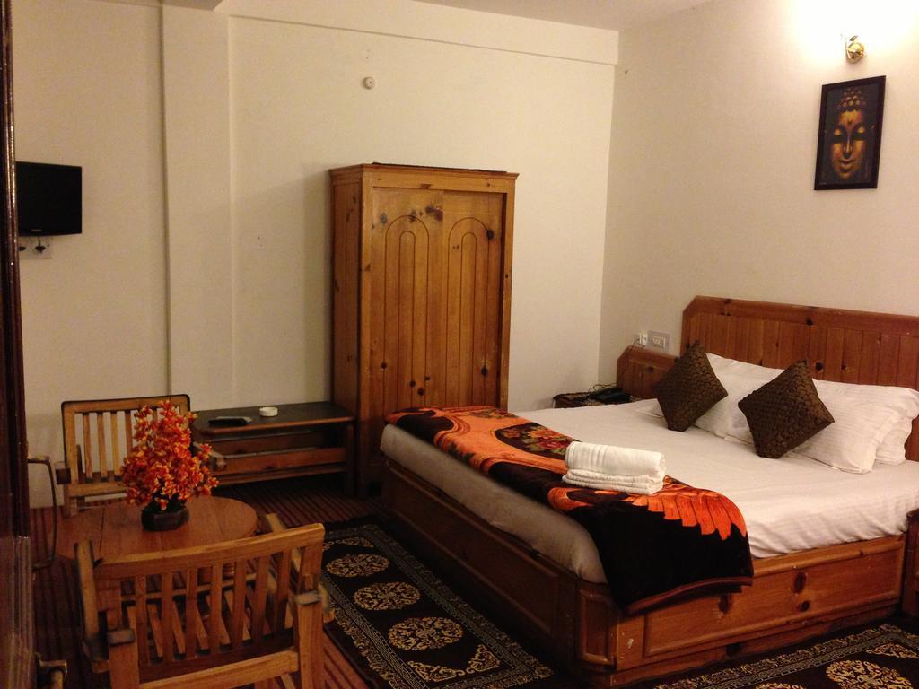 Akash Hills Hotel Manāli Kültér fotó