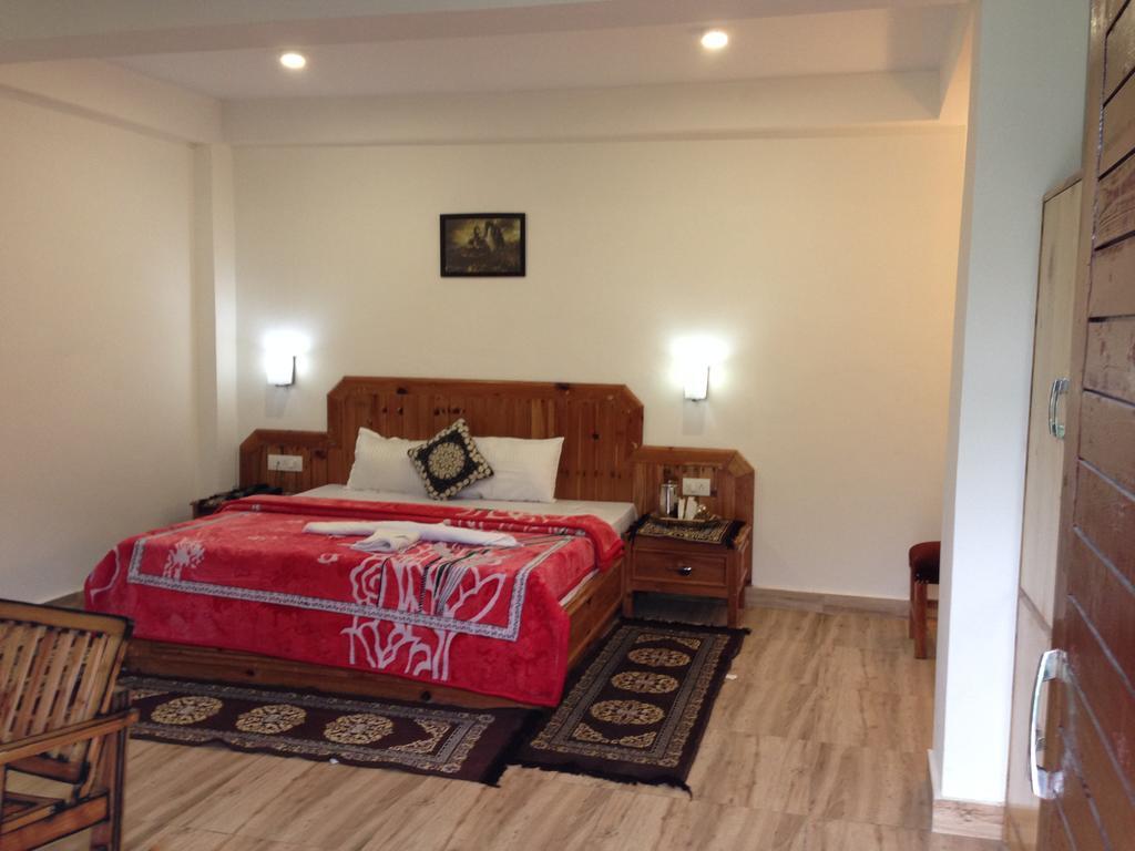 Akash Hills Hotel Manāli Kültér fotó